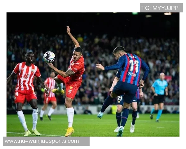 以左前腰为核心解析现代足球进攻体系中创造力与节奏控制的重要作用 以左前腰为核心解析现代足球进攻体系中创造力与节奏控制的重要作用